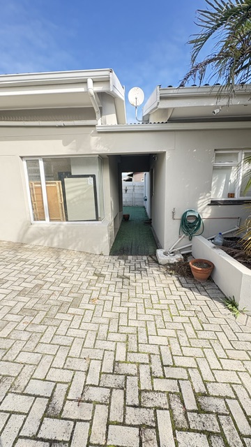 3 Bedroom Property for Sale in Sandbaai Western Cape
